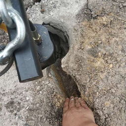 劈裂机破石原理与矿山施工中的应用